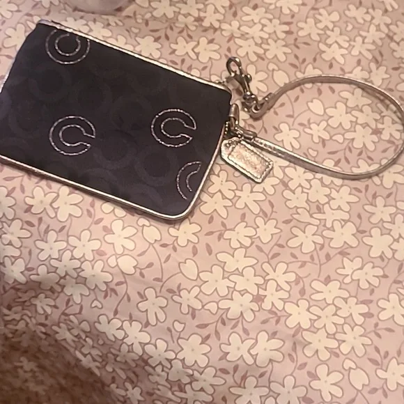 Coach **Poppy** Wristlet ...limited edition...black - Picture 8 of 8